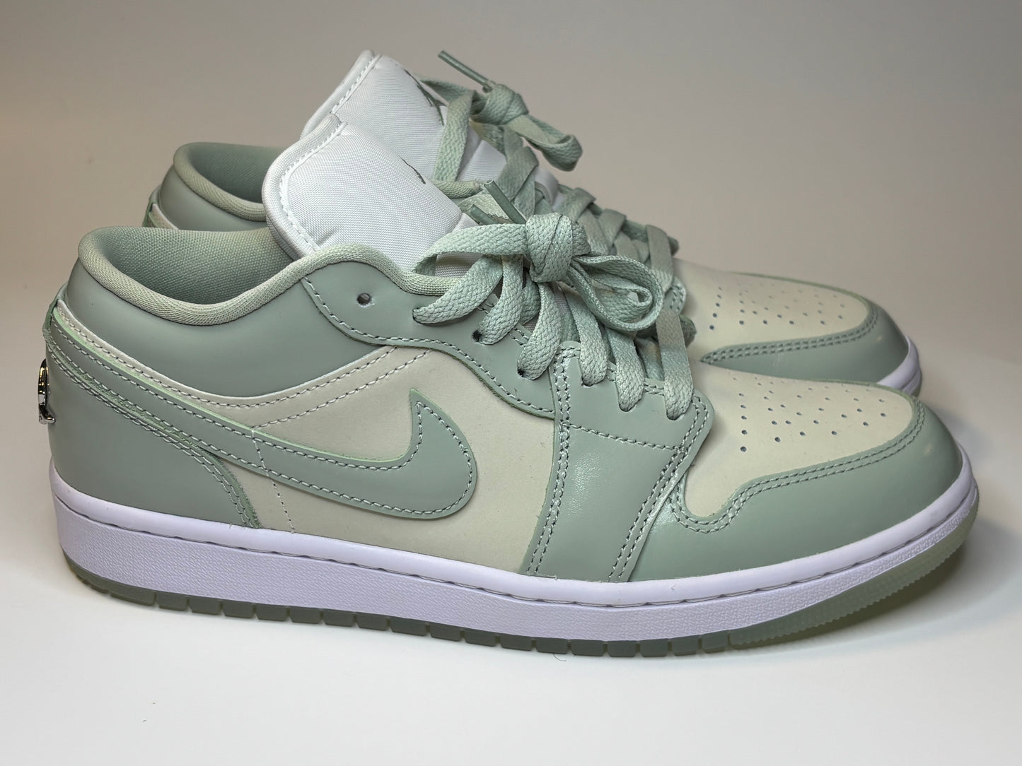 Air Jordan 1 Low "Jade Smoke" Mint Green